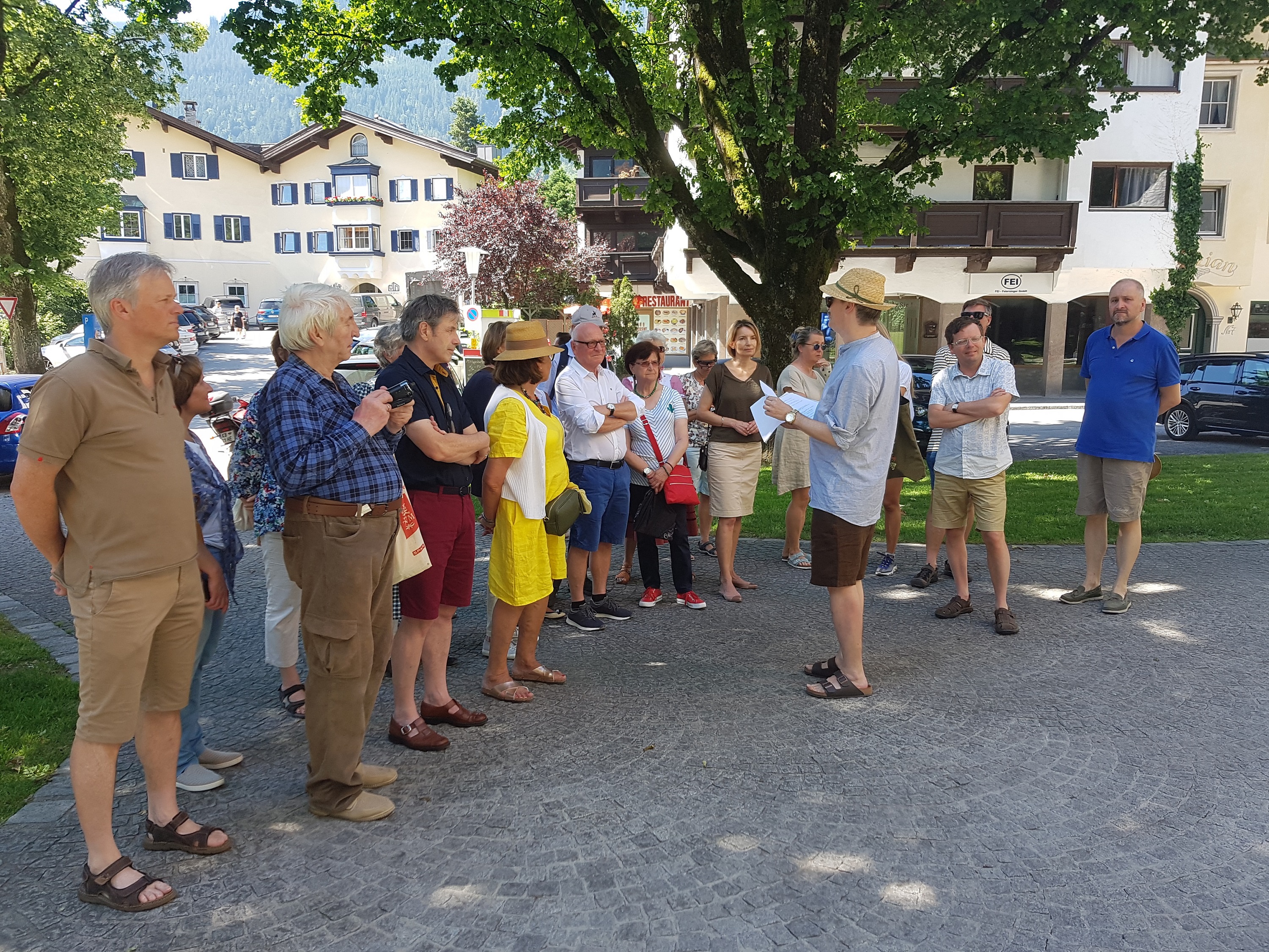 Kitzbühel. Porträts. In der Stadt. - Rundgang mit OSR Hans Wirtenberger & Dr. Helmuth Oehler am 29.06.2019. Foto: Dr. Wido Sieberer, Kitzbühel.